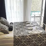 Hotel Urkmez 3*