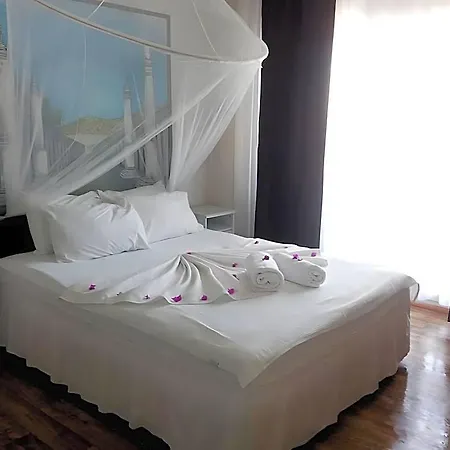 Urkmez Hotel 3*