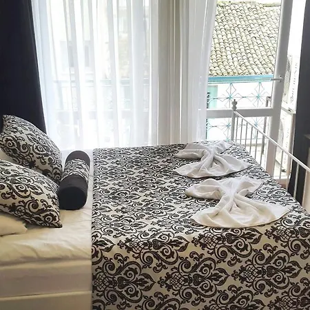 Hotel Urkmez 3*