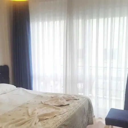 يورك ميز