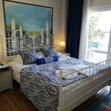 Hotel Urkmez 3*