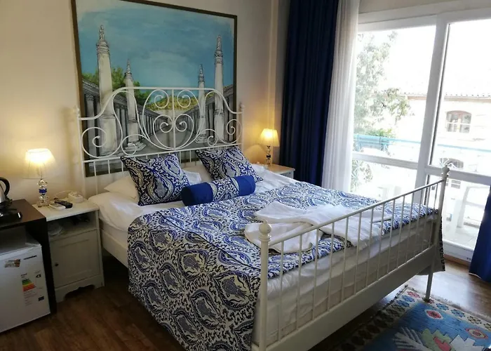 Отель Urkmez 3*