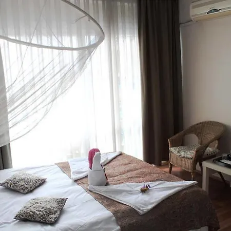 Hotel Urkmez 3*